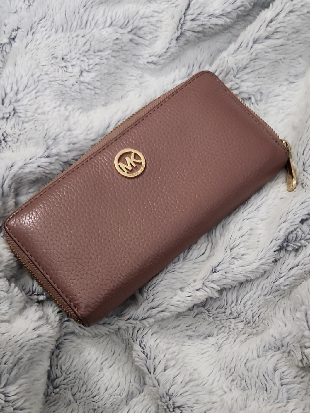 Michael Kors Mauve Pebbled Leather Zip Wallet with Gold Logo